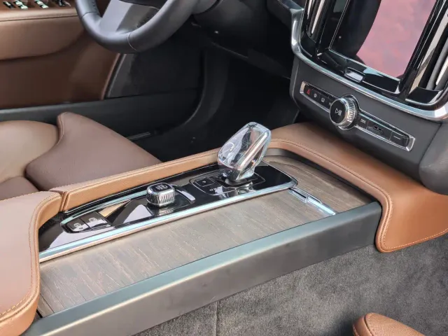 Volvo S90 — Фото автомобиля 25