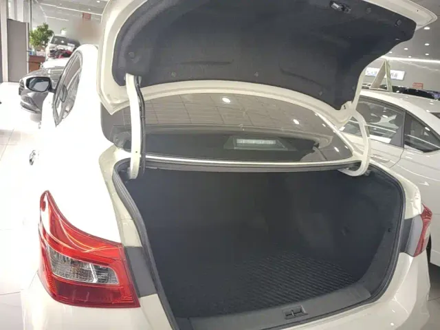 Nissan Sylphy — Фото автомобиля 18