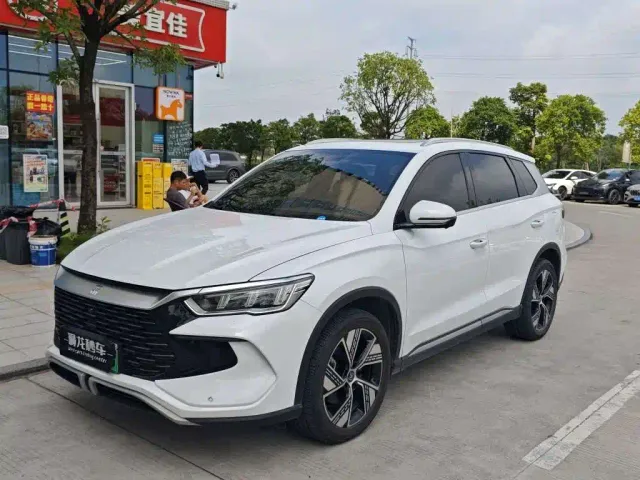 Фотография автомобиля — BYD Song Pro