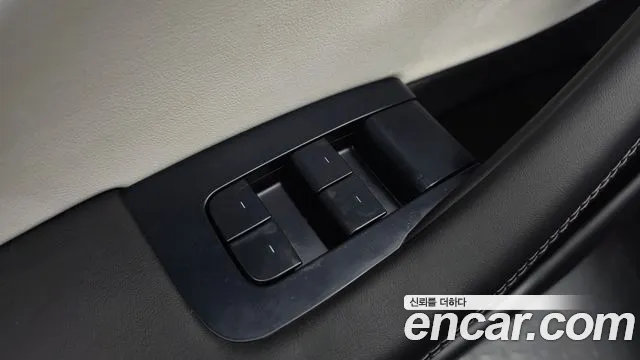 Tesla Model 3 — Фото автомобиля 28
