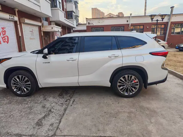 Toyota Highlander — Фото автомобиля 5