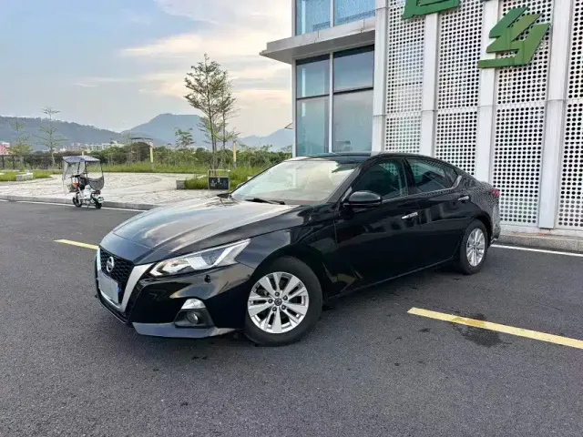 Nissan Teana — Фото автомобиля 4