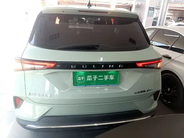 Wuling Asta — Фото автомобиля 5