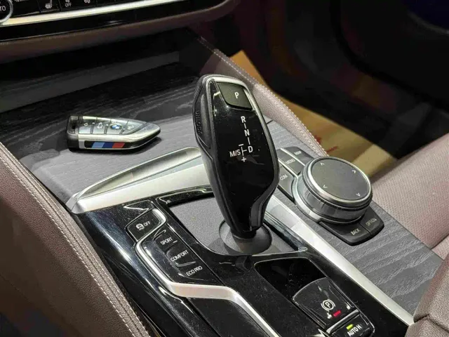 BMW 5 Series — Фото автомобиля 15