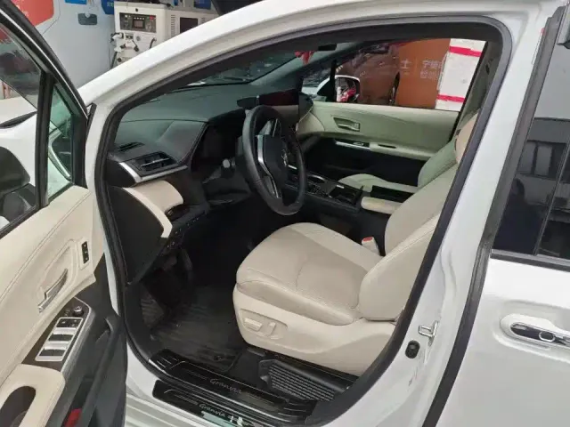 Toyota Granvia — Фото автомобиля 2