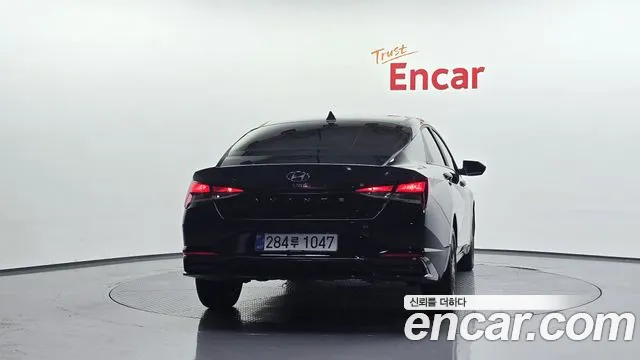 Hyundai Avante CN7 — Фото автомобиля 4