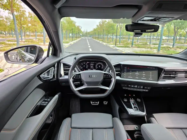 Audi Q4 e-tron — Фото автомобиля 15