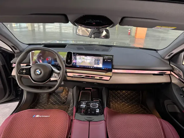 BMW 5 Series — Фото автомобиля 8