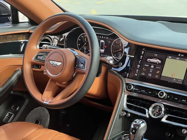 Bentley Flying Spur — Фото автомобиля 13