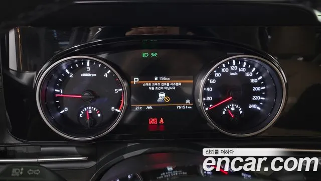 Kia Carnival Generation 4 — Фото автомобиля 11