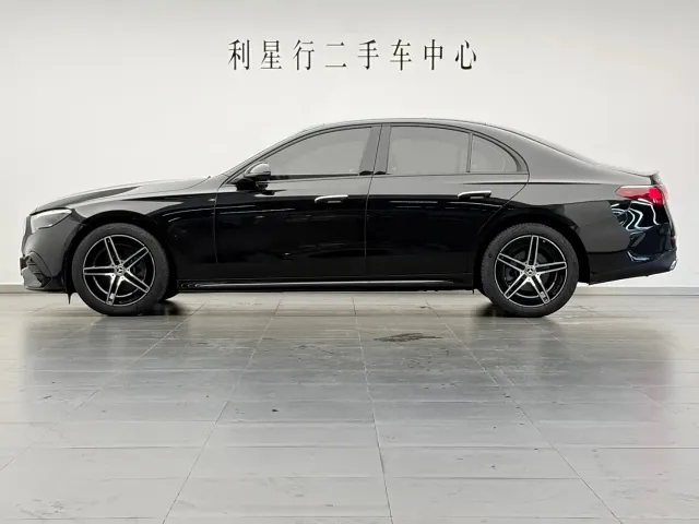 Mercedes-Benz E-Class — Фото автомобиля 8