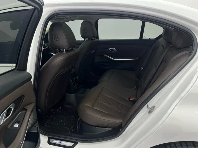 BMW 3 Series — Фото автомобиля 13