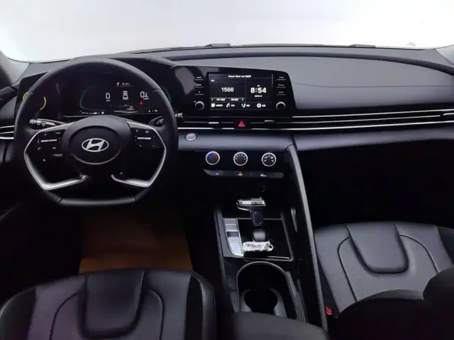 Hyundai Elantra — Фото автомобиля 12
