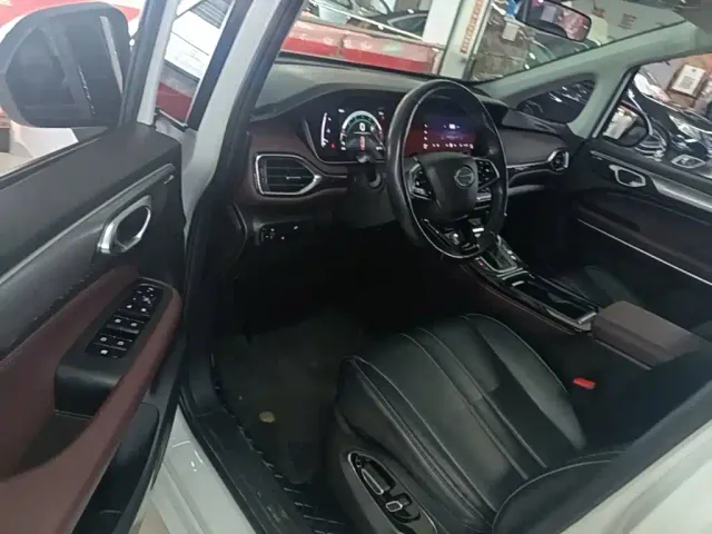 GAC Trumpchi M6 — Фото автомобиля 15