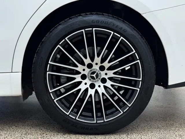 Mercedes-Benz C-Class — Фото автомобиля 17