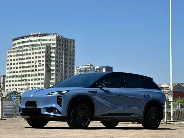 Фотография автомобиля — Hongqi Tian Gong 08