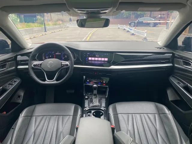 Volkswagen Passat — Фото автомобиля 6