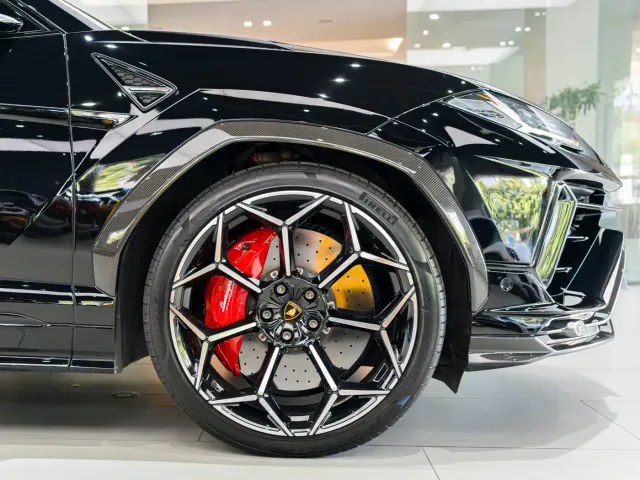 Lamborghini Urus — Фото автомобиля 21