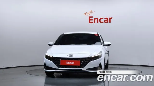 Hyundai AVANTE Avante (CN7) — Фото автомобиля 3