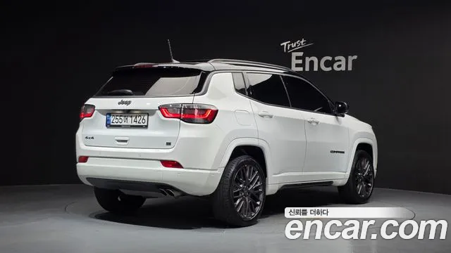 Jeep Compass — Фото автомобиля 2