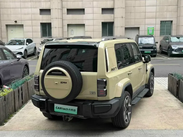 iCAR iCAR V27 2026 200KM AWD Falcon 500 — Фото автомобиля 3