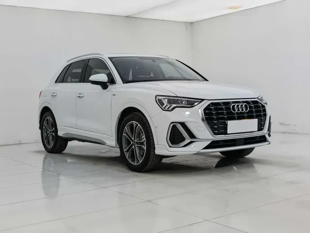 Audi Q3 — Фото автомобиля 3