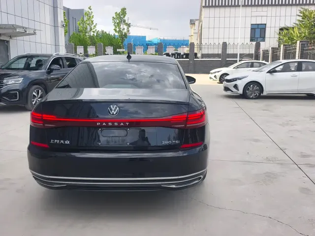 Volkswagen Passat — Фото автомобиля 18