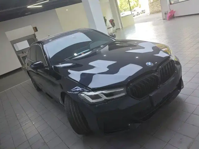 BMW 5 Series — Фото автомобиля 3