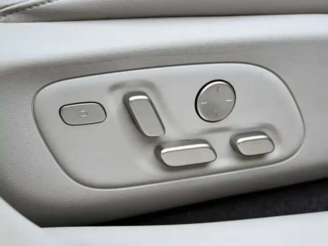 IM Motors LS6 — Фото автомобиля 26