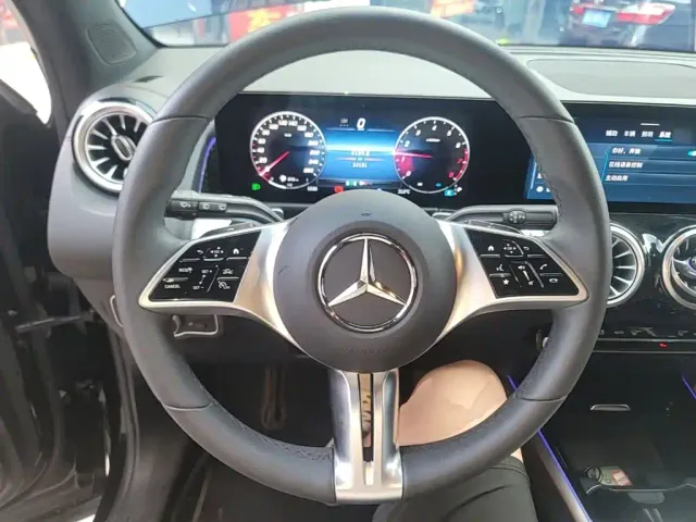Mercedes-Benz GLB-Class — Фото автомобиля 10