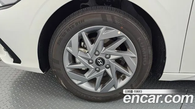 Hyundai Avante CN7 — Фото автомобиля 5