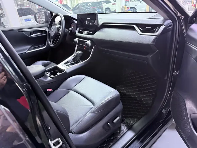 Toyota Wildlander — Фото автомобиля 21