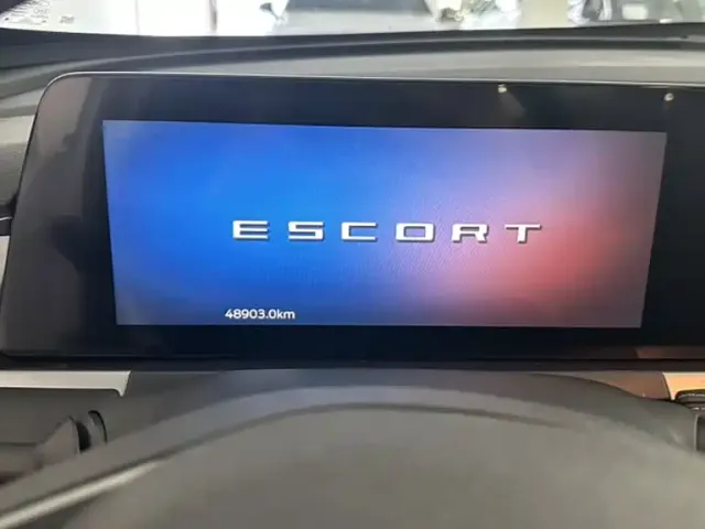 Ford Escort — Фото автомобиля 2