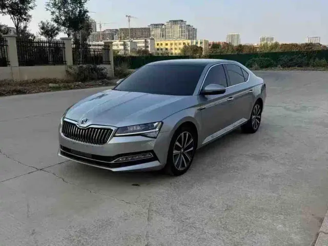 Фотография автомобиля — Skoda Superb