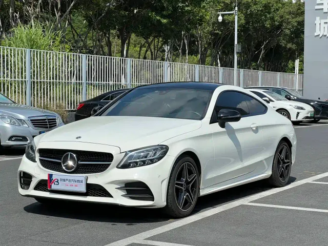 Фотография автомобиля — Mercedes-Benz C-Class
