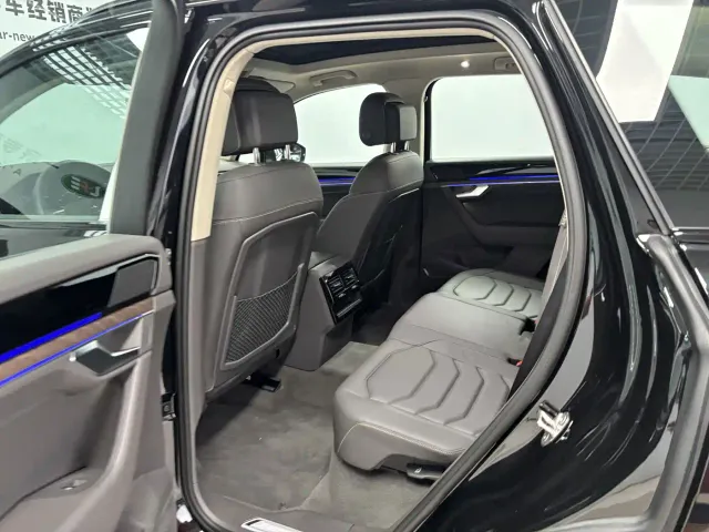 Volkswagen Touareg — Фото автомобиля 18