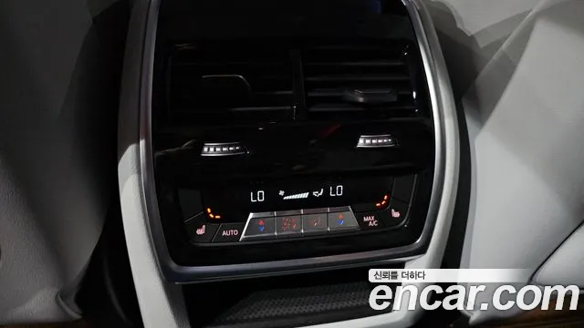 BMW XM — Фото автомобиля 16