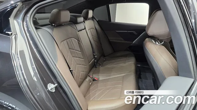 BMW 5-Series — Фото автомобиля 11