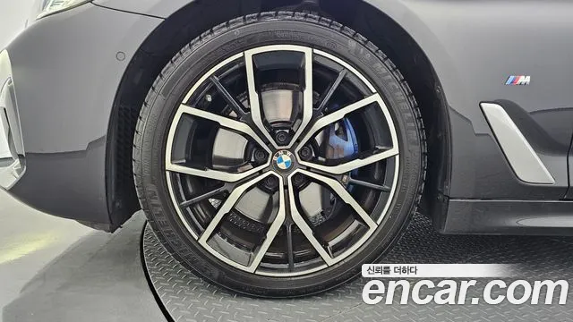 BMW 5 Series G30 — Фото автомобиля 5