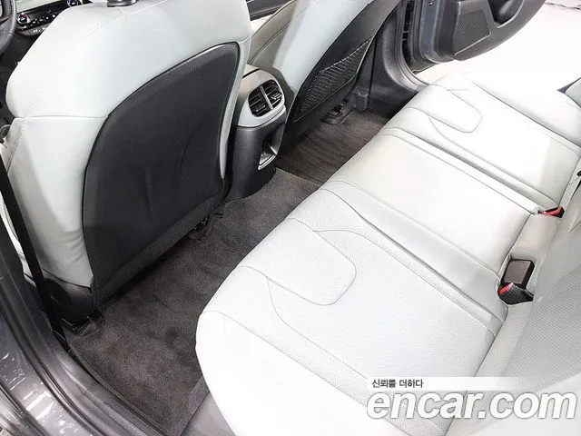 Hyundai Avante CN7 — Фото автомобиля 10