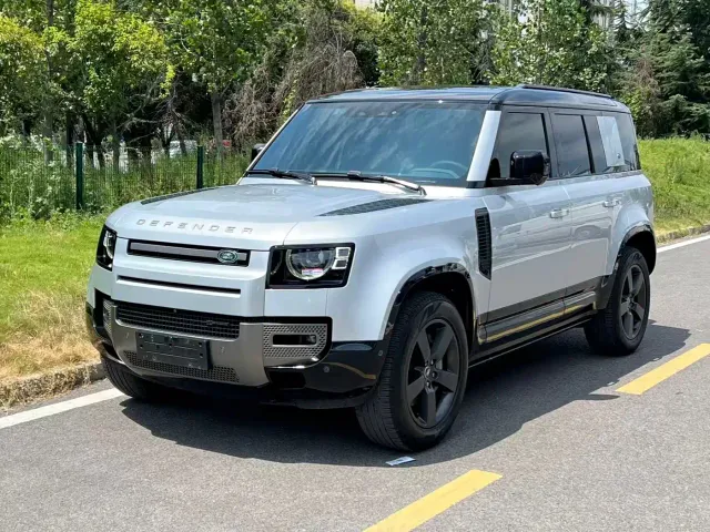 Land Rover Defender — Фото автомобиля 2
