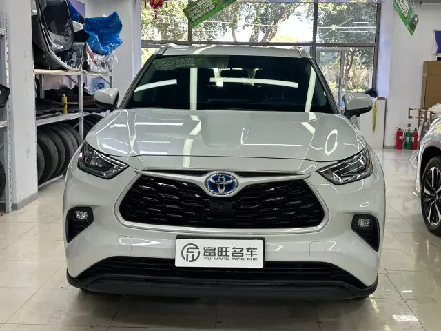 Toyota Highlander — Фото автомобиля 2