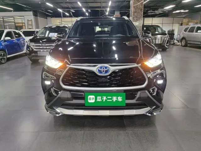 Toyota Highlander — Фото автомобиля 2