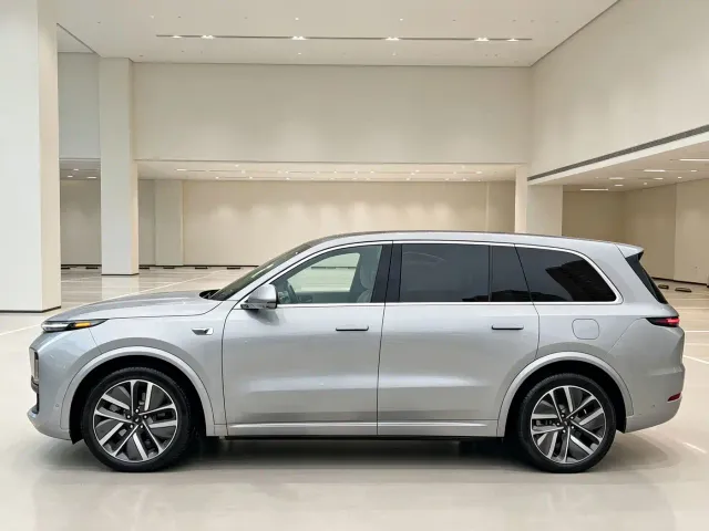 Li Auto L9 — Фото автомобиля 4