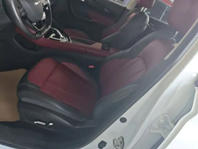 Dongfeng Fengshen AX7 — Фото автомобиля 14