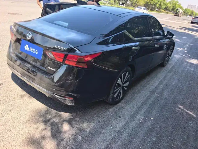 Nissan Teana — Фото автомобиля 3