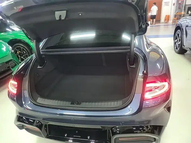 Xiaomi SU7 — Фото автомобиля 18