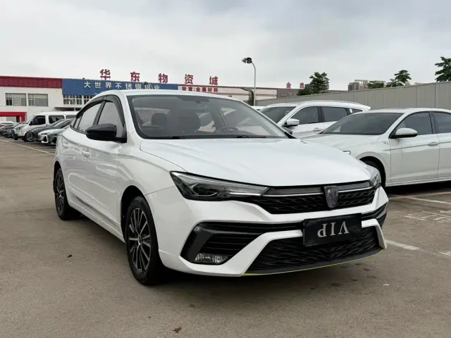 Roewe i5 — Фото автомобиля 3