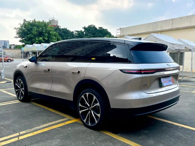 Nio ES8 — Фото автомобиля 4