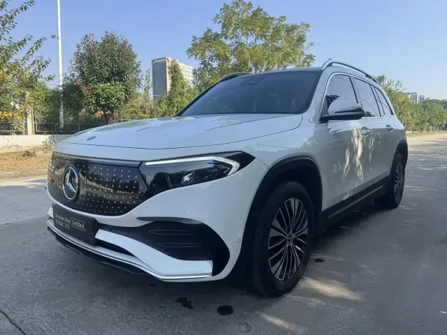 Фотография автомобиля — Mercedes-Benz EQB